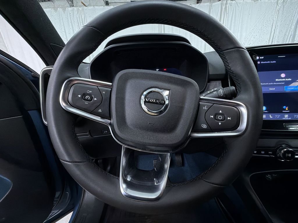 Used 2023 Volvo XC40 Recharge Plus w/ Protection Package Premier image 26