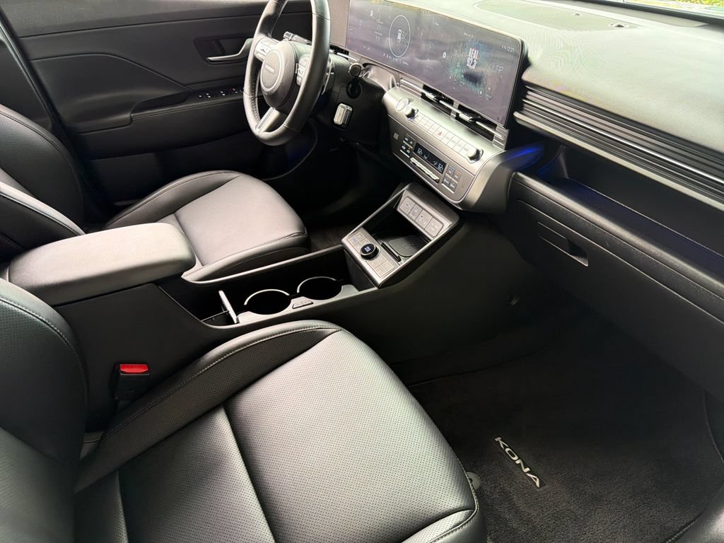 Used 2024 Hyundai Kona Limited FWD image 16