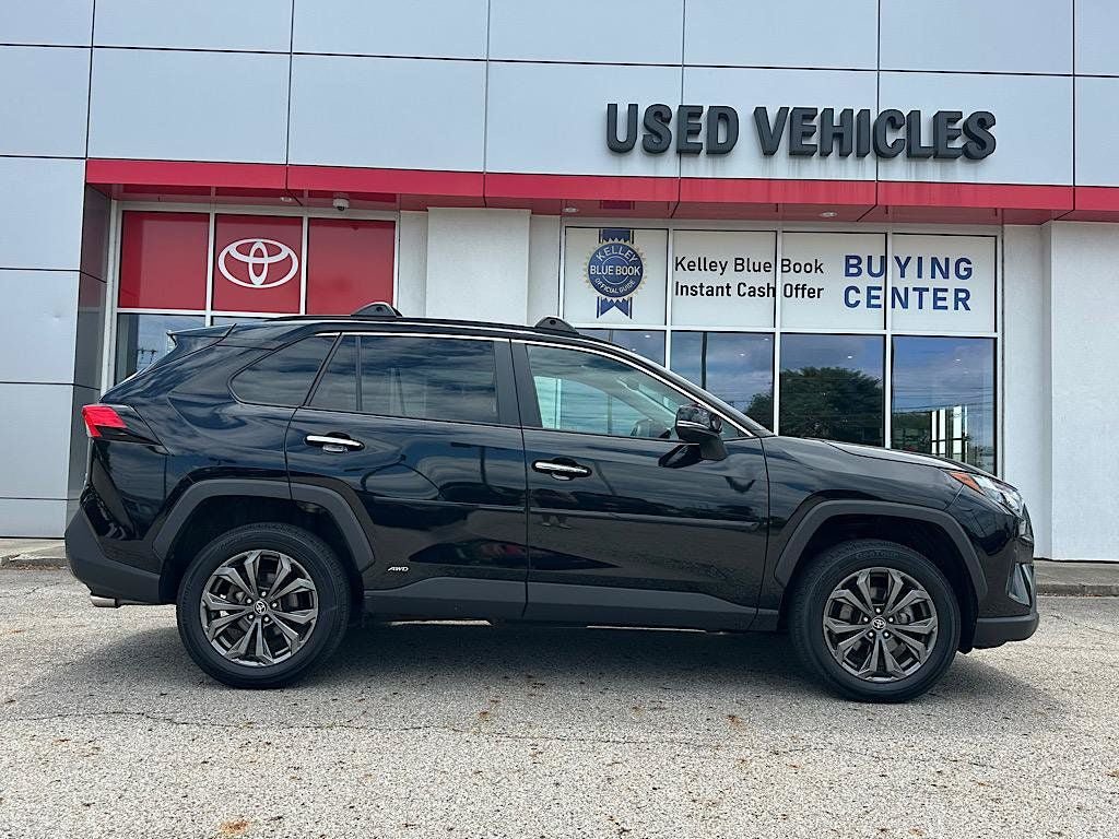 Certified 2023 Toyota RAV4 Limited w/ Limited Grade Weather Package AWD/4WD image 7