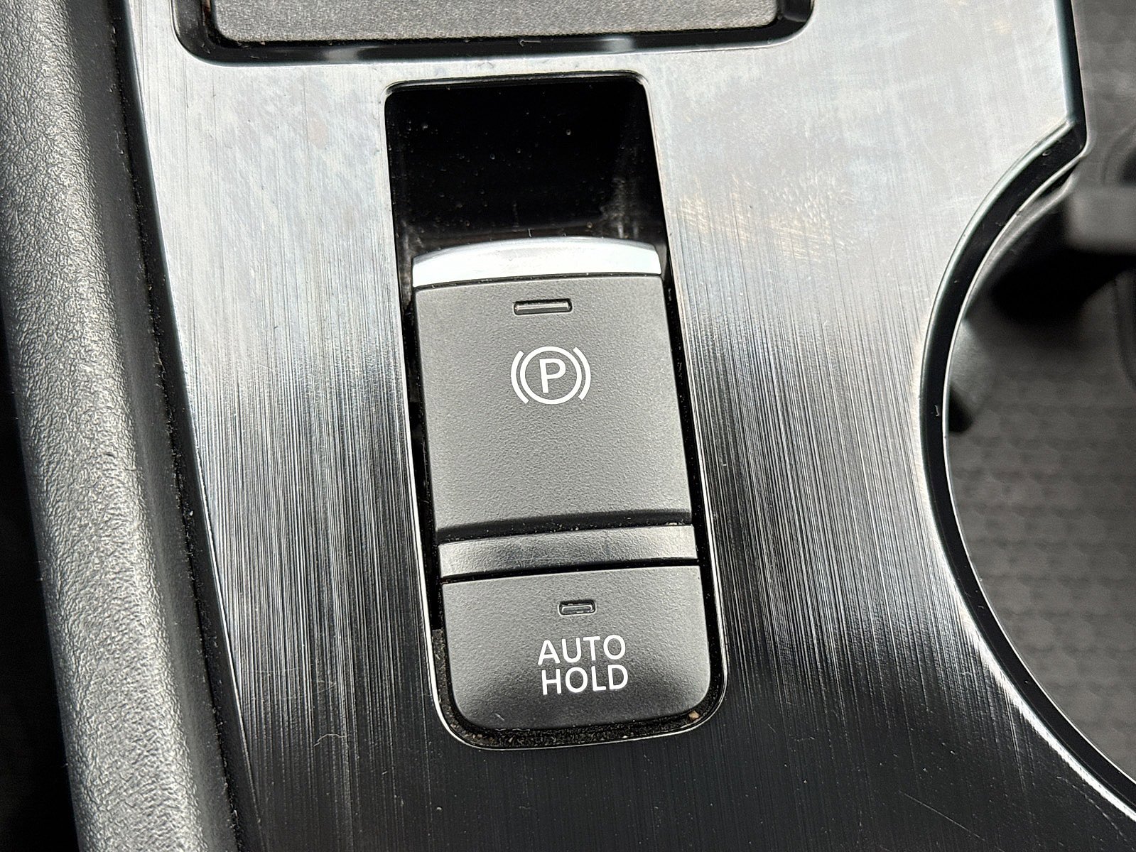 Used 2024 Nissan Rogue S FWD image 24