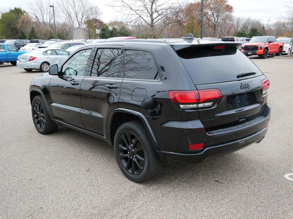 Used 2019 Jeep Grand Cherokee Altitude image 24