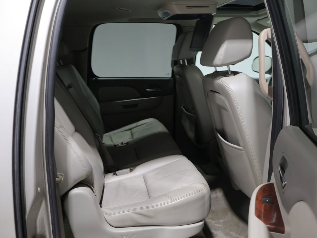 Used 2009 Chevrolet Suburban LT AWD/4WD image 21
