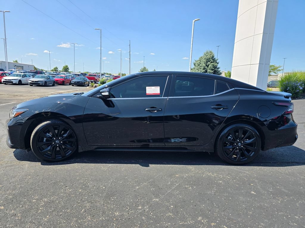 Used 2023 Nissan Maxima SR w/ Sport Mat Group FWD image 6