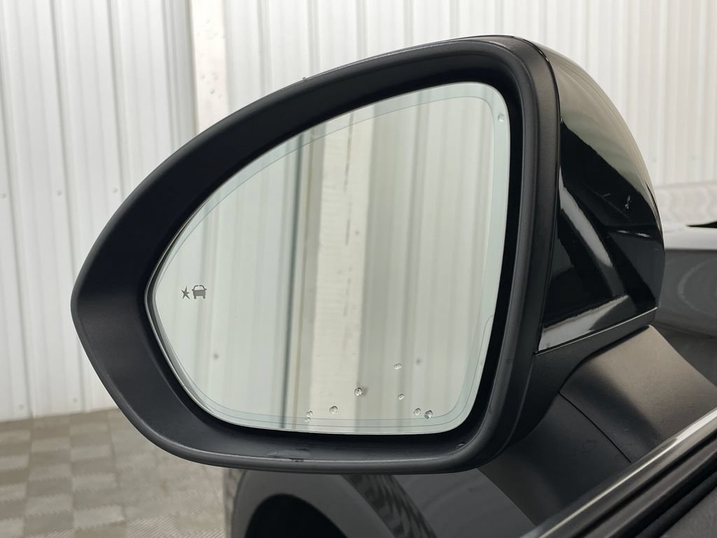 Used 2023 Buick Envision Essence AWD/4WD image 35