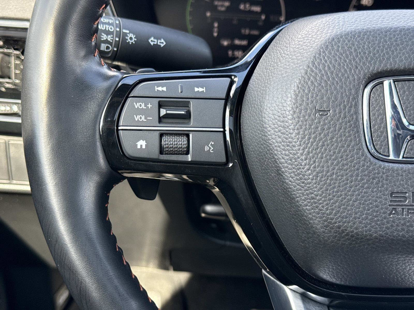 Used 2025 Honda CR-V Sport Touring image 9