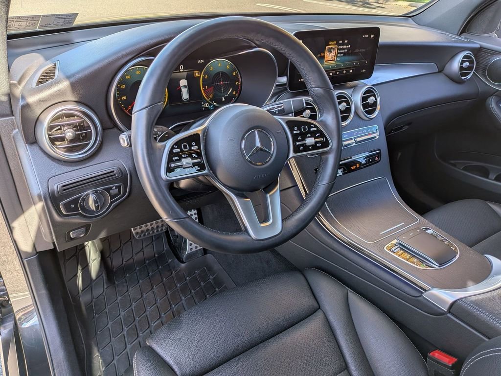 Used 2022 Mercedes-Benz GLC 300 4MATIC image 11