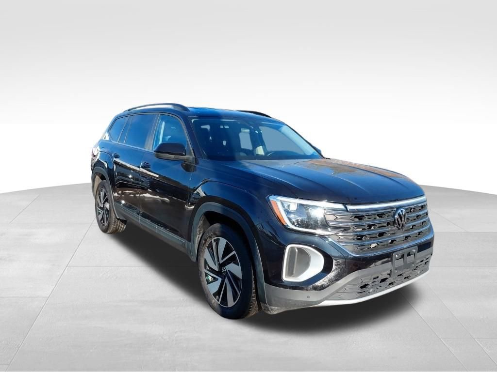 Used 2025 Volkswagen Atlas SE image 4