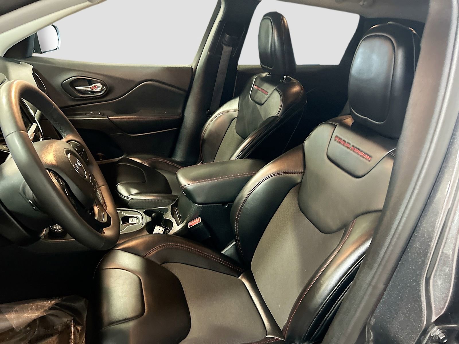 Used 2022 Jeep Cherokee Trailhawk w/ Comfort/Convenience Group image 21