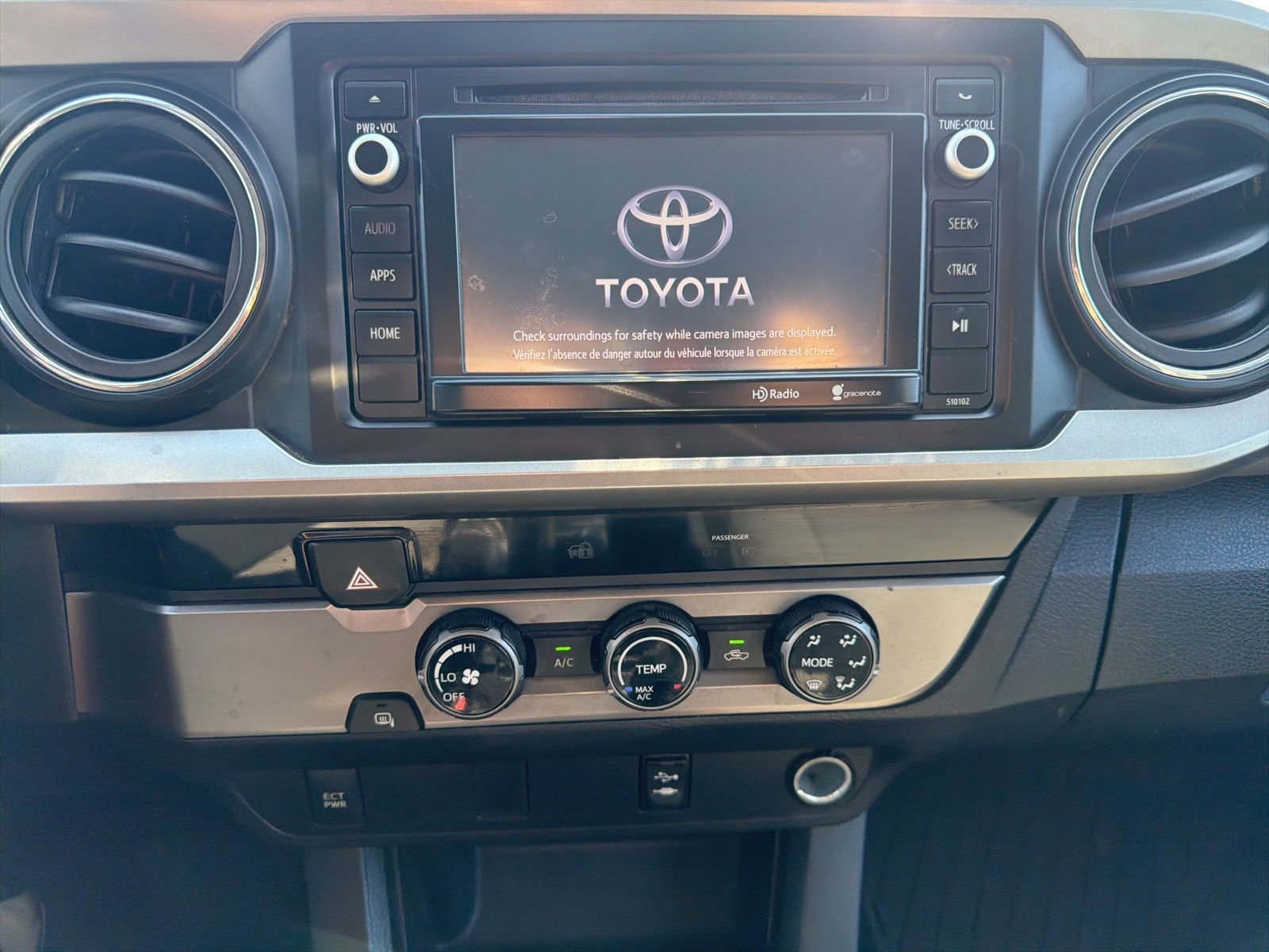 Used 2016 Toyota Tacoma SR5 w/ Towing Package RWD image 11