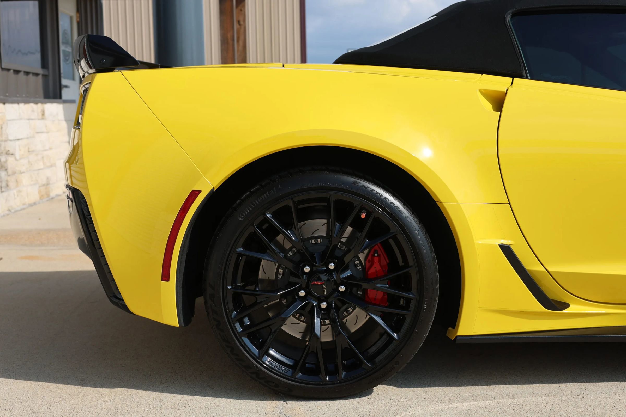 Used 2016 Chevrolet Corvette Z06 w/ 2LZ Preferred Equipment Group image 16