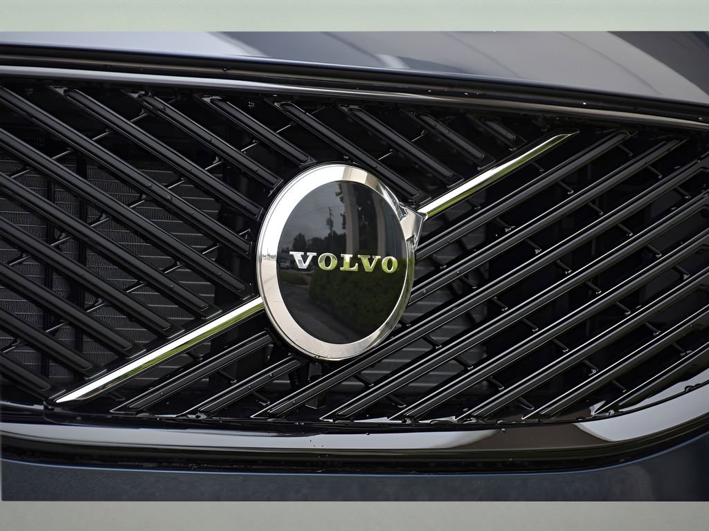 Certified 2026 Volvo XC60 B5 Core w/ Protection Package Premier image 11