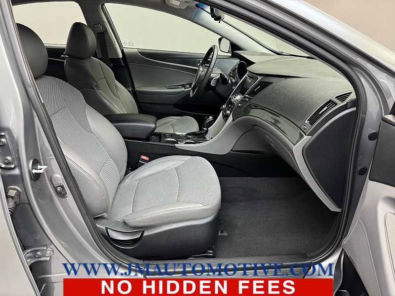 Used 2013 Hyundai Sonata SE w/ Navigation & Sunroof Pkg image 19