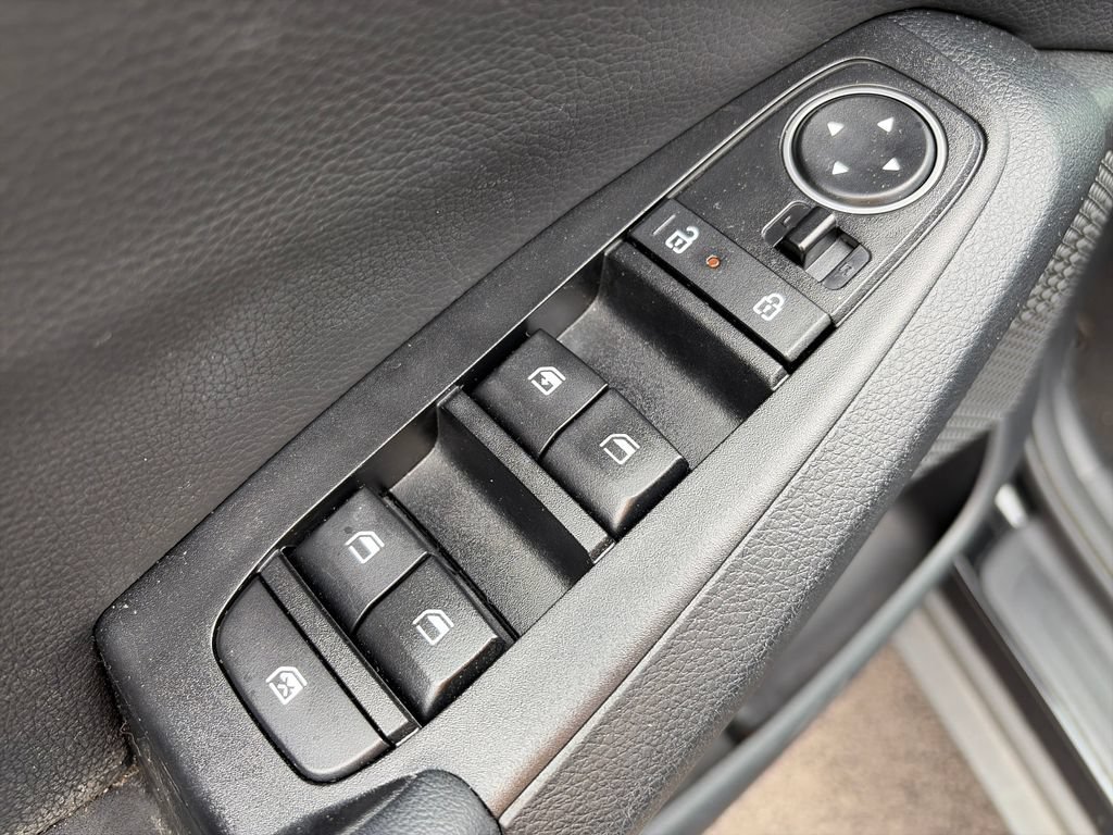 Used 2024 Kia Seltos S AWD/4WD image 16