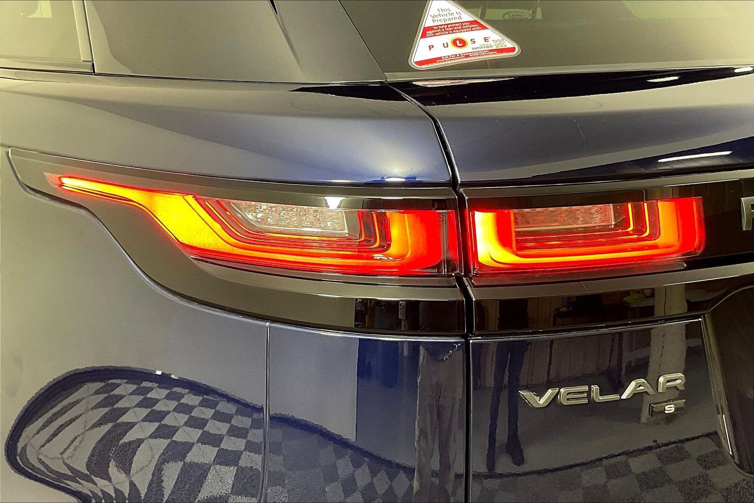 Used 2021 Land Rover Range Rover Velar R-Dynamic S image 22