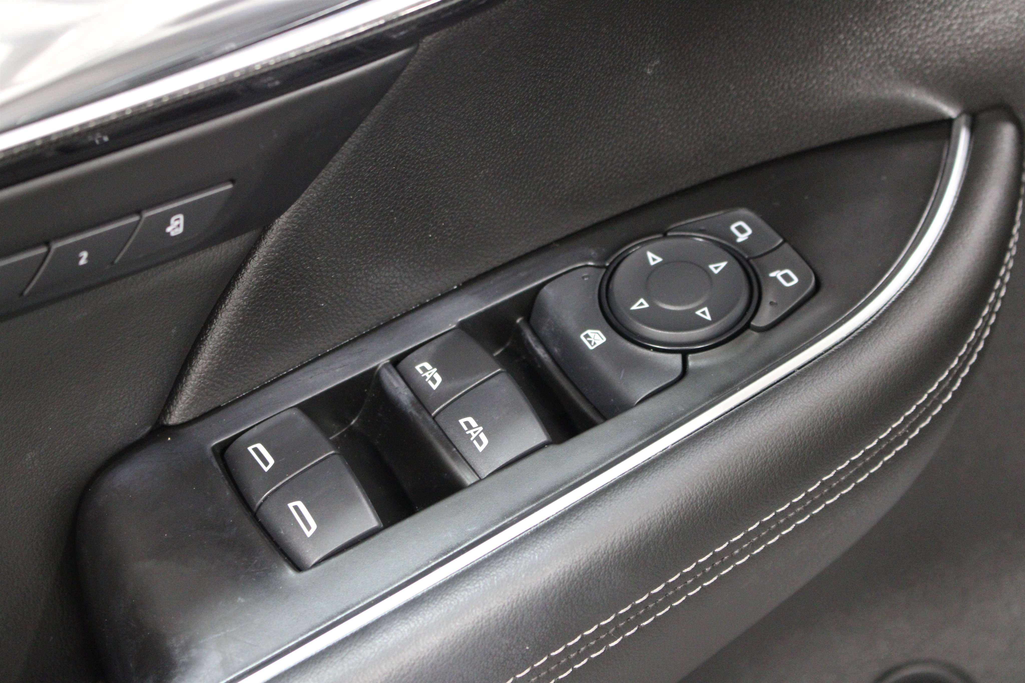 Used 2023 Buick Envision Essence AWD/4WD image 7