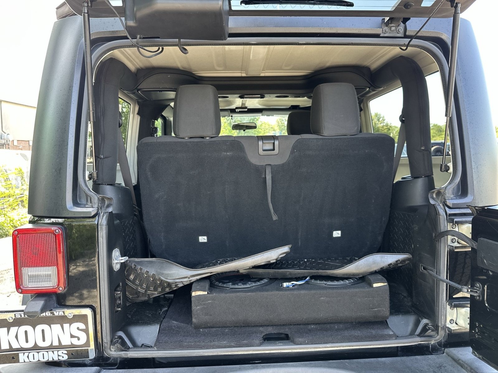 Used 2017 Jeep Wrangler Sport w/ Quick Order Package 24S AWD/4WD image 25