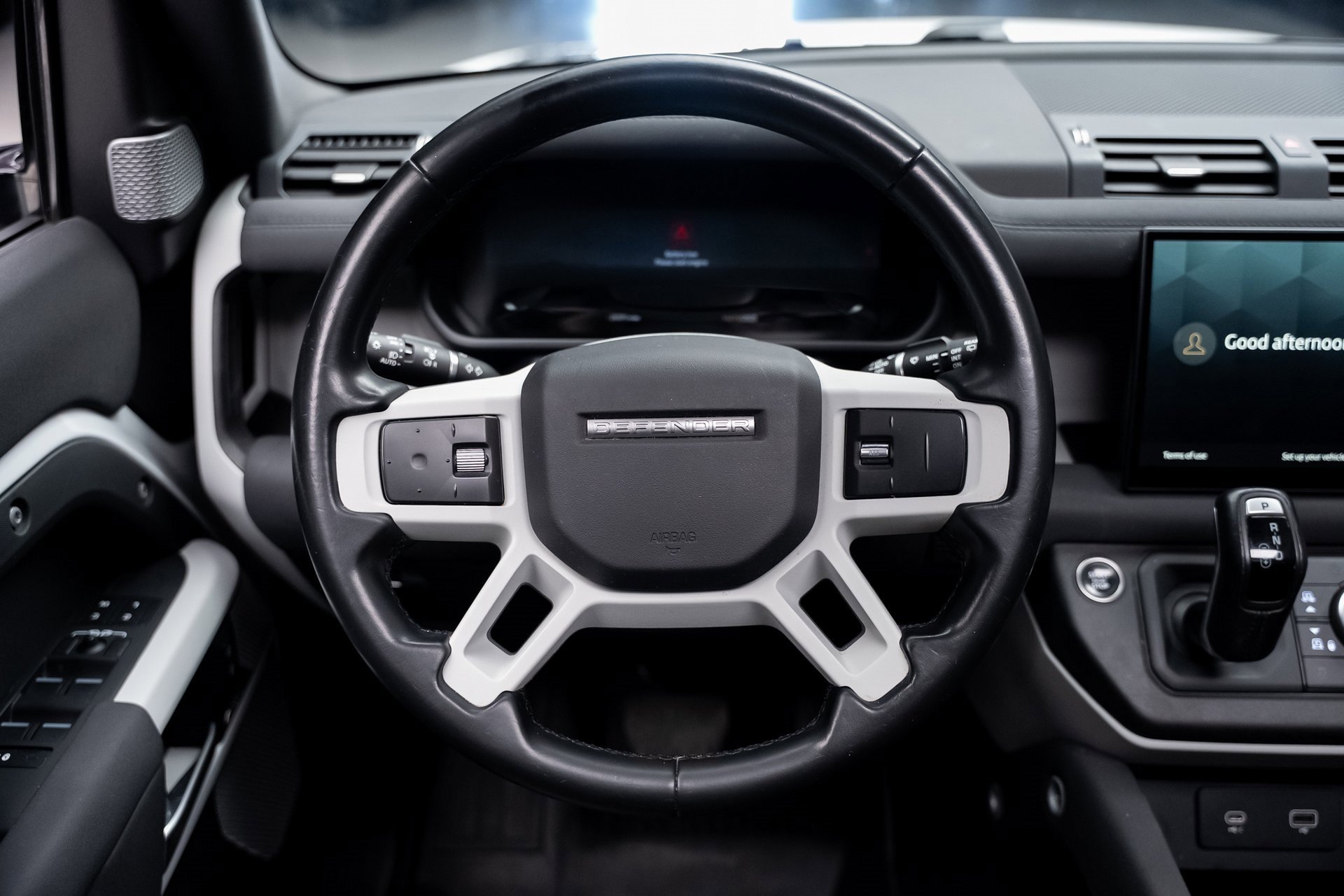 Used 2023 Land Rover Defender 130 SE image 45