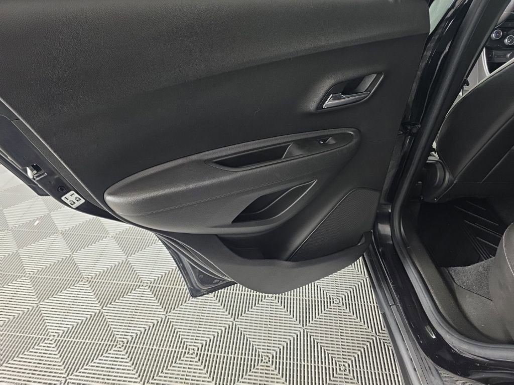 Used 2018 Chevrolet Trax Premier image 27