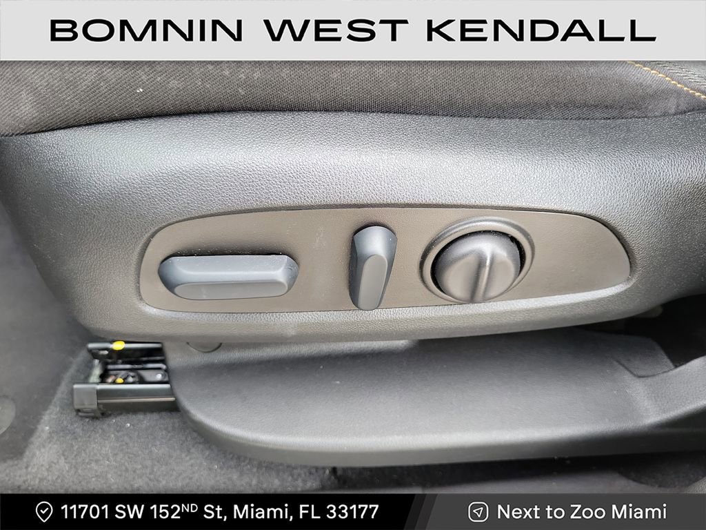 Used 2023 Chevrolet Equinox LT image 11