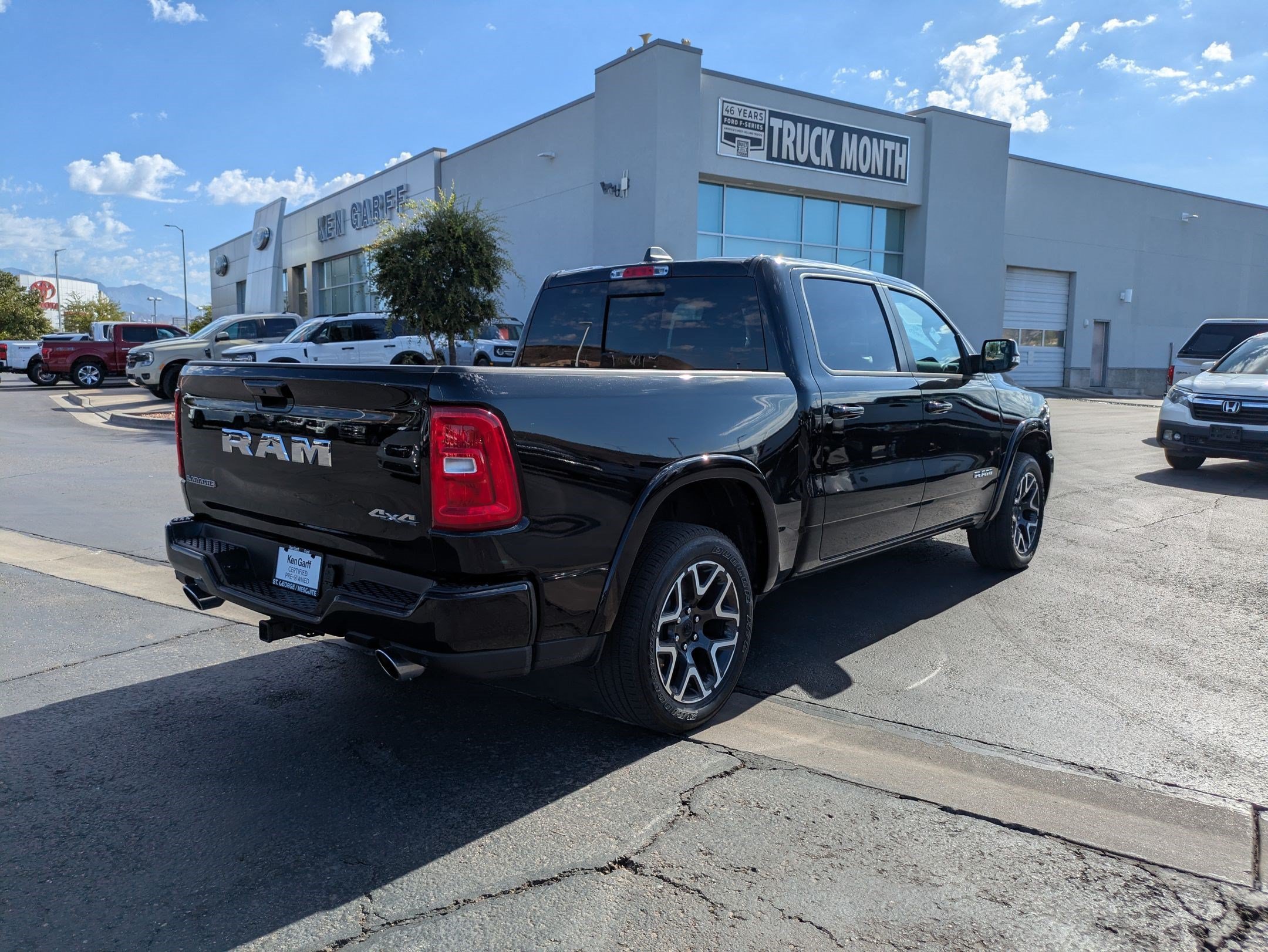 Used 2025 RAM 1500 Laramie w/ Sport Appearance Package AWD/4WD image 3