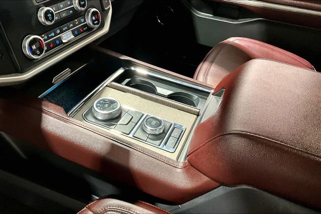 Used 2024 Ford Expedition Limited image 18