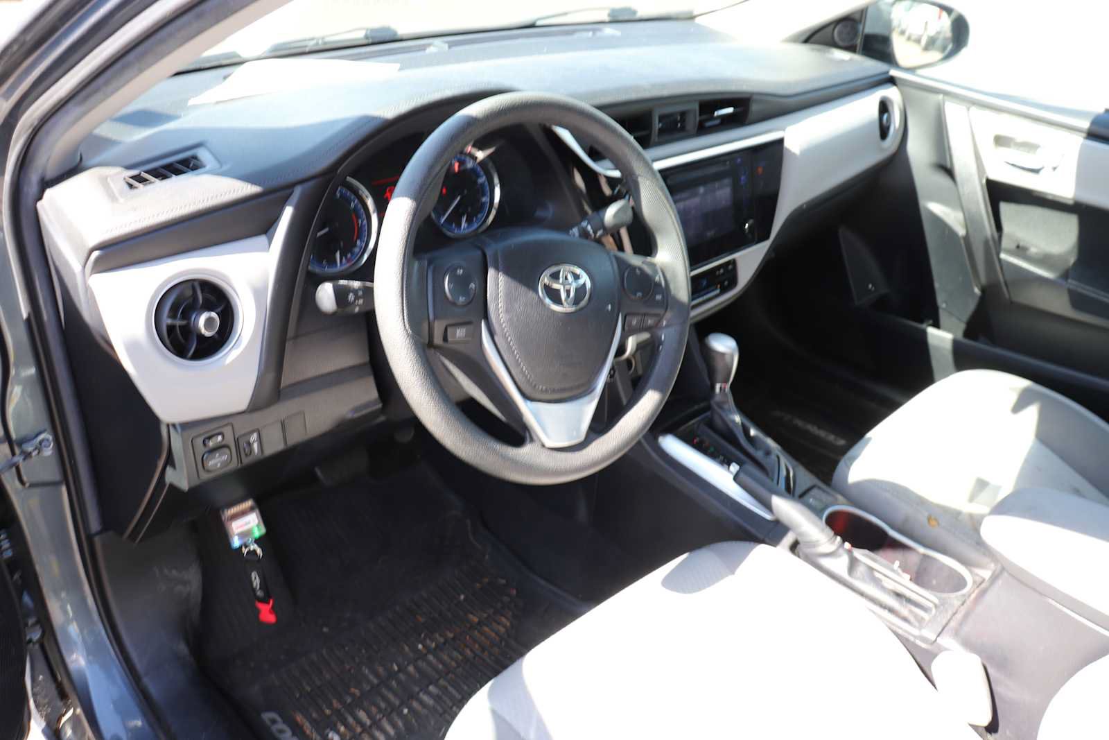 Used 2019 Toyota Corolla LE FWD image 10