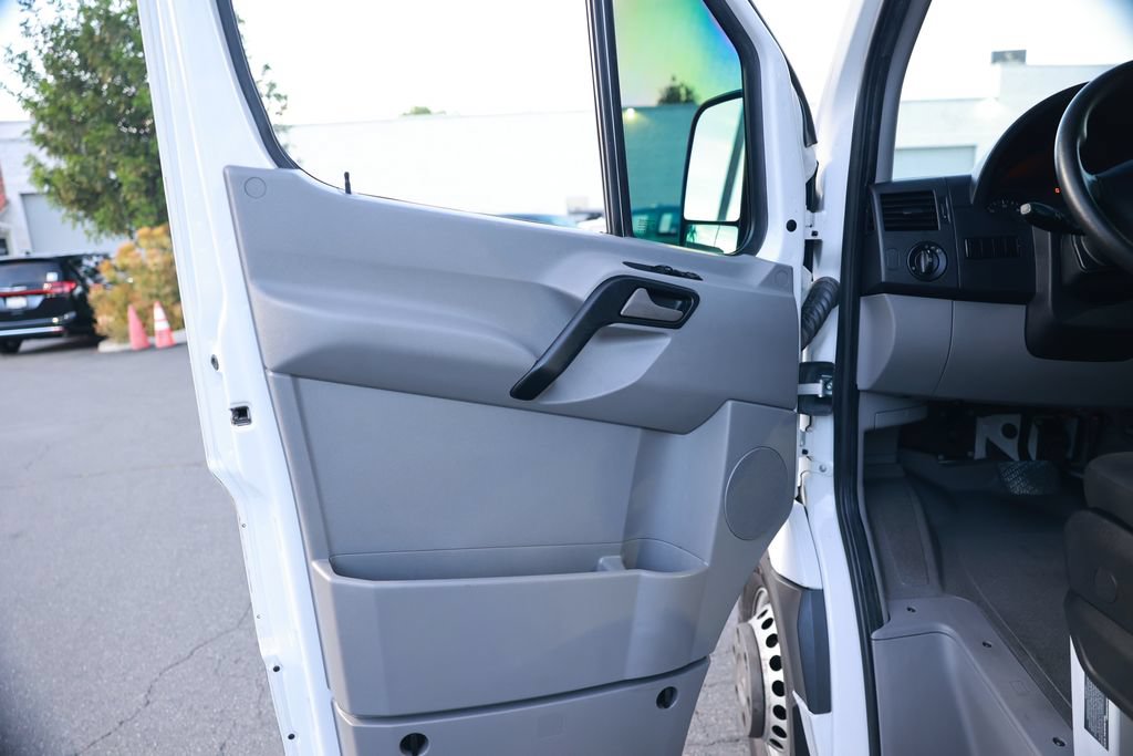 Used 2018 Mercedes-Benz Sprinter 3500 image 16