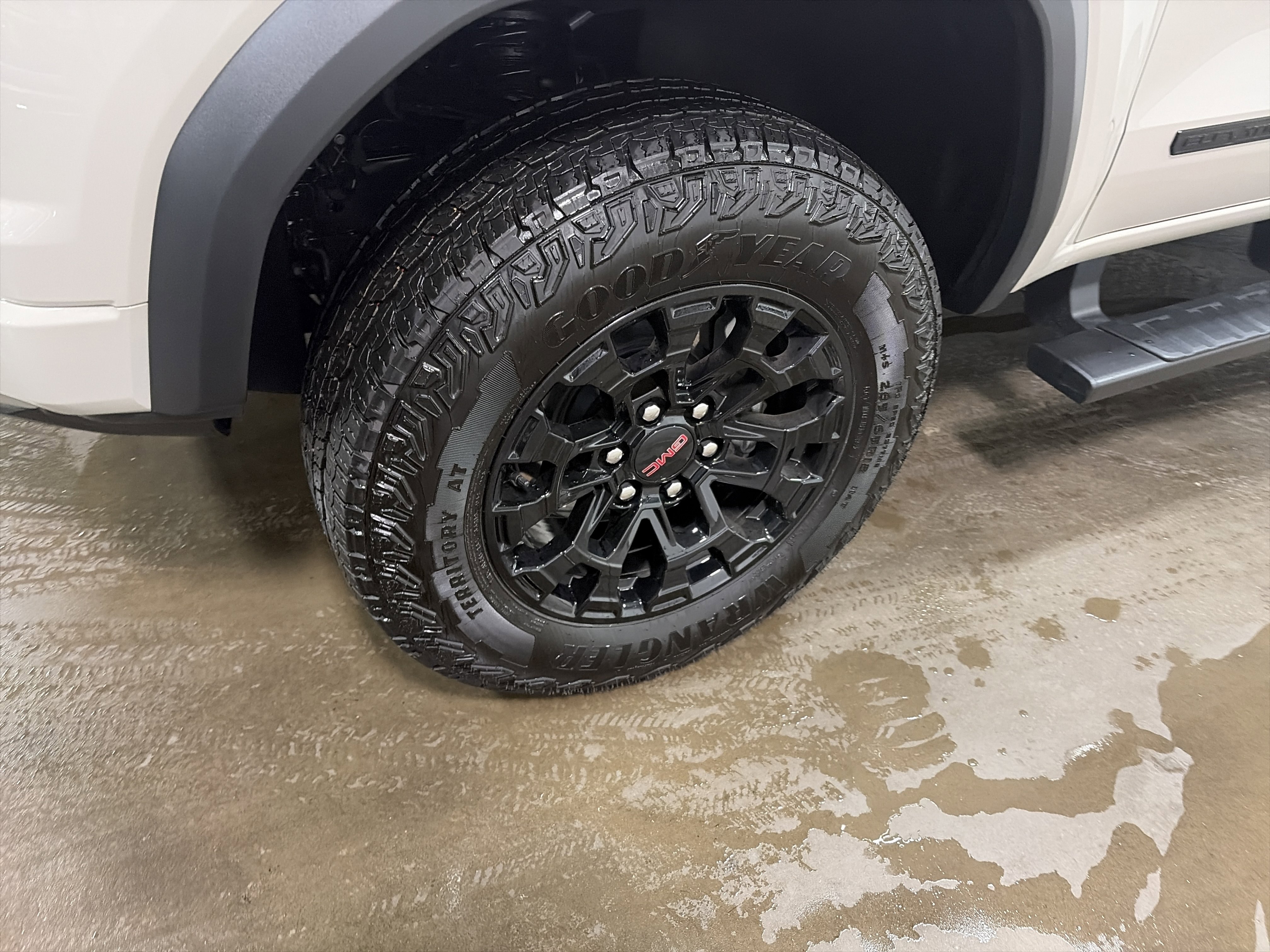 Used 2026 GMC Canyon Elevation w/ Convenience Package image 9