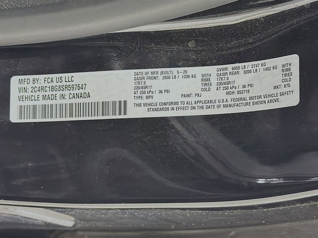 Used 2025 Chrysler Pacifica Select image 35