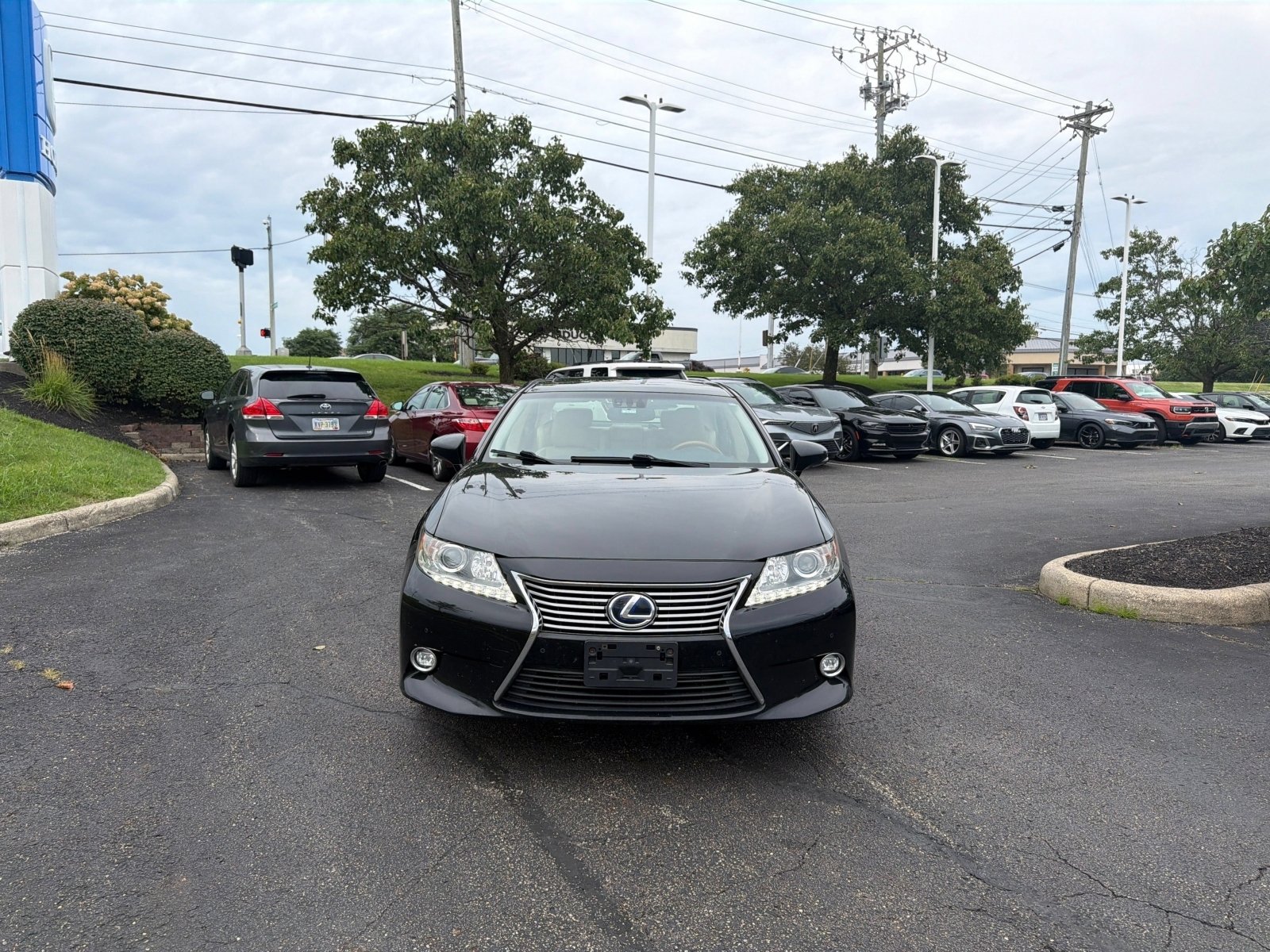 Used 2015 Lexus ES 300h w/ Navigation System Package FWD image 3