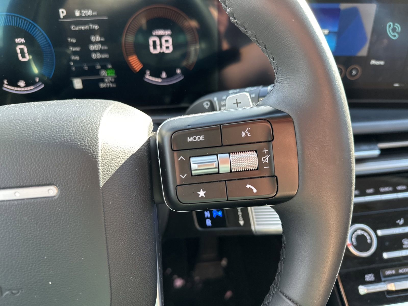 Used 2025 Hyundai Santa Fe SE image 48