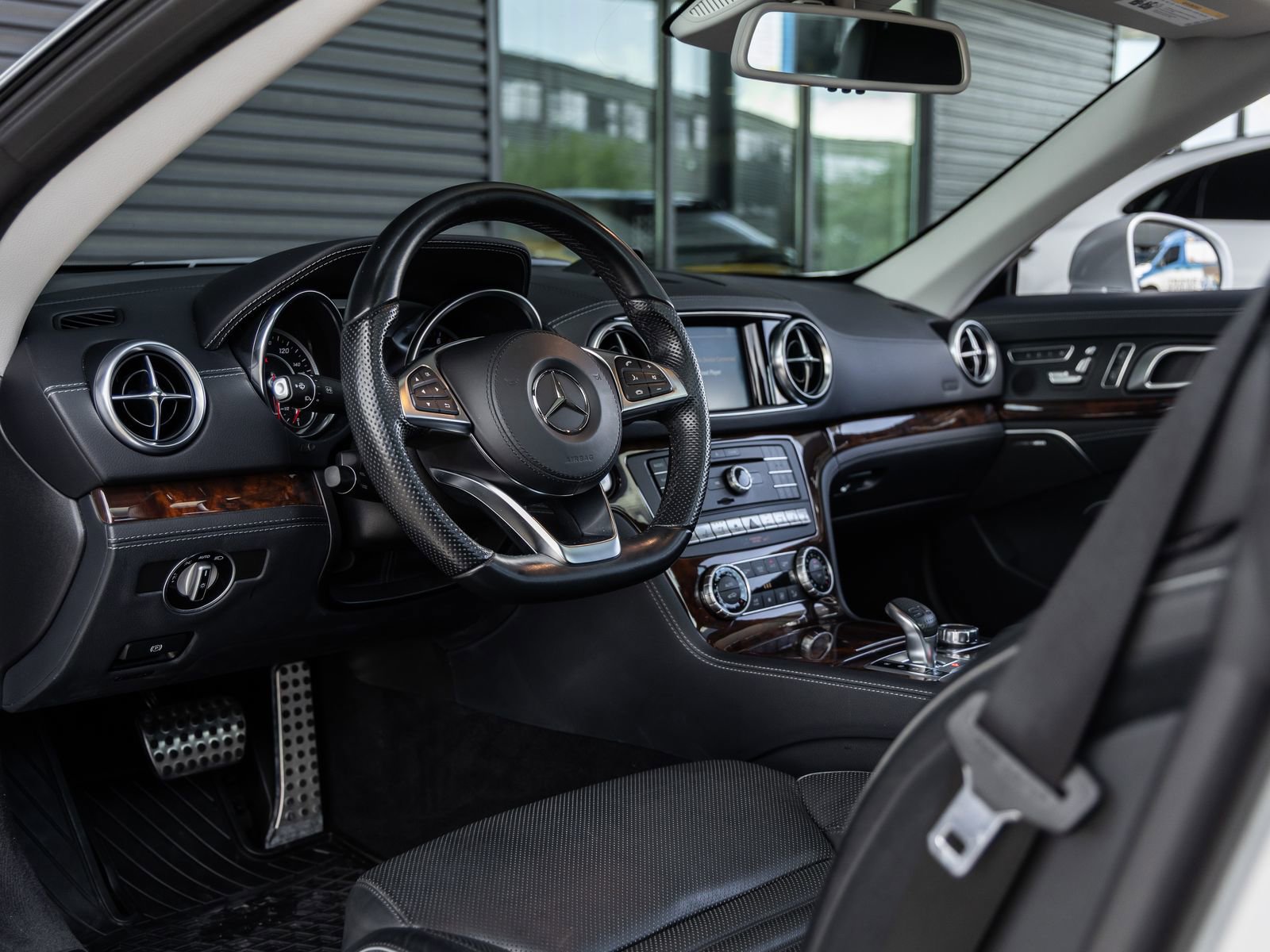 Used 2017 Mercedes-Benz SL 450 image 29