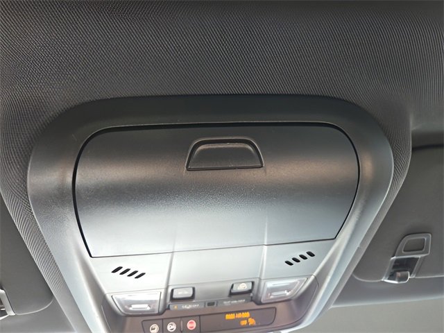 Used 2022 Chevrolet Equinox RS w/ RS Leather Package image 22