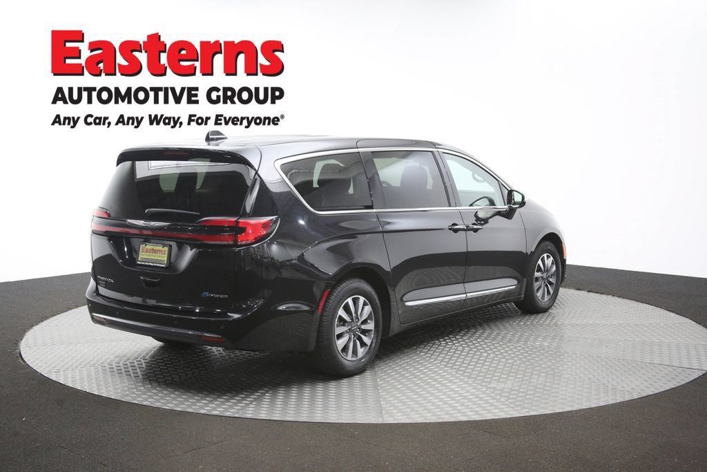 Used 2023 Chrysler Pacifica Limited FWD image 44