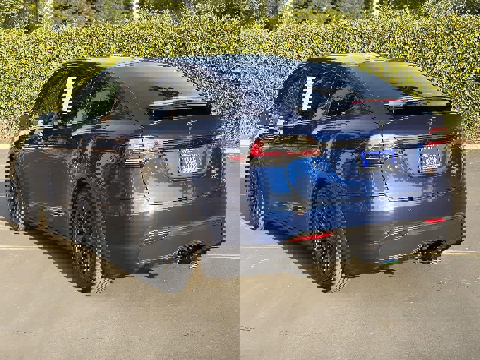 Used 2022 Tesla Model X Plaid image 4