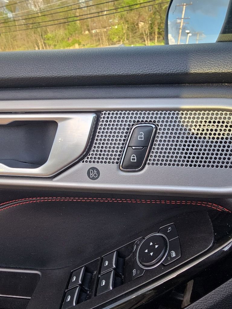 Used 2022 Ford Explorer ST-Line w/ Class IV Trailer Tow Package AWD/4WD image 14