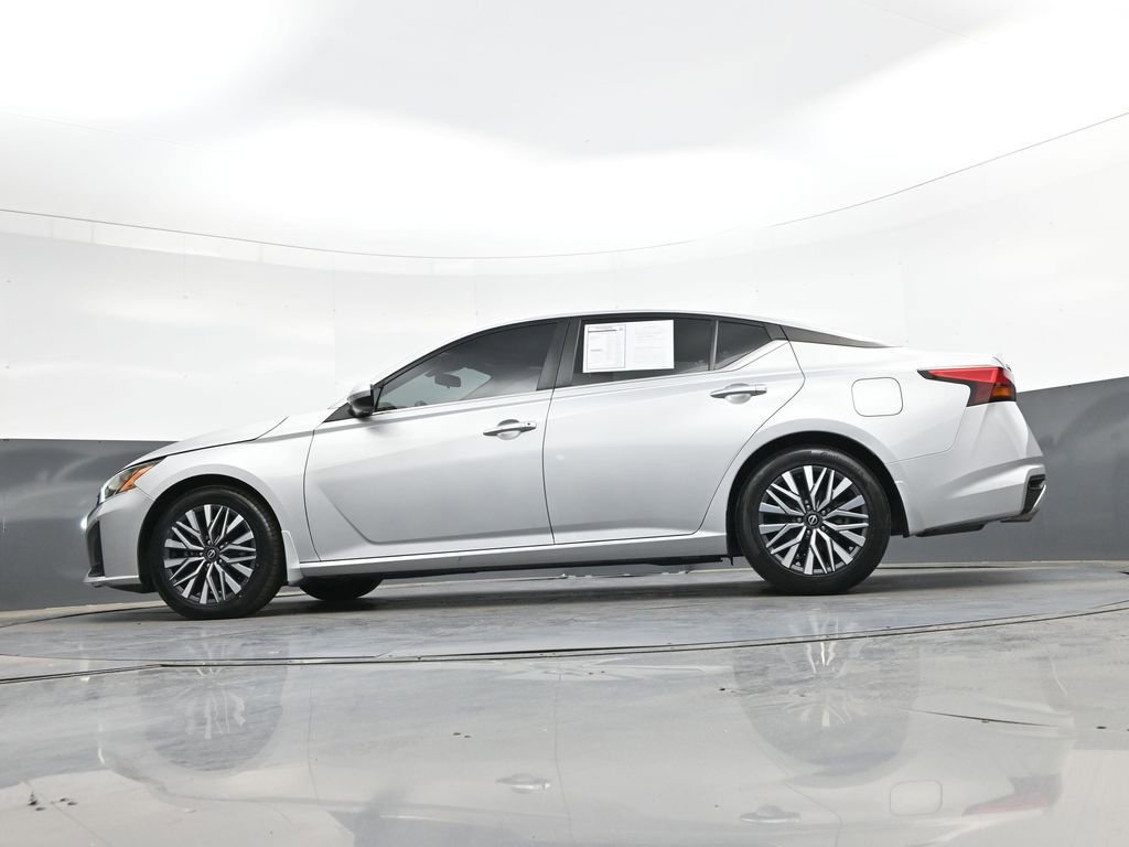 Used 2023 Nissan Altima 2.5 SV w/ SV Premium Package FWD image 43