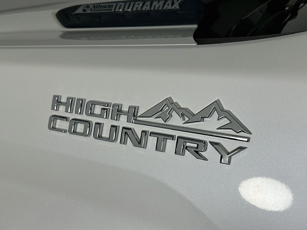Used 2024 Chevrolet Silverado 2500 High Country w/ High Country Premium Package AWD/4WD image 29