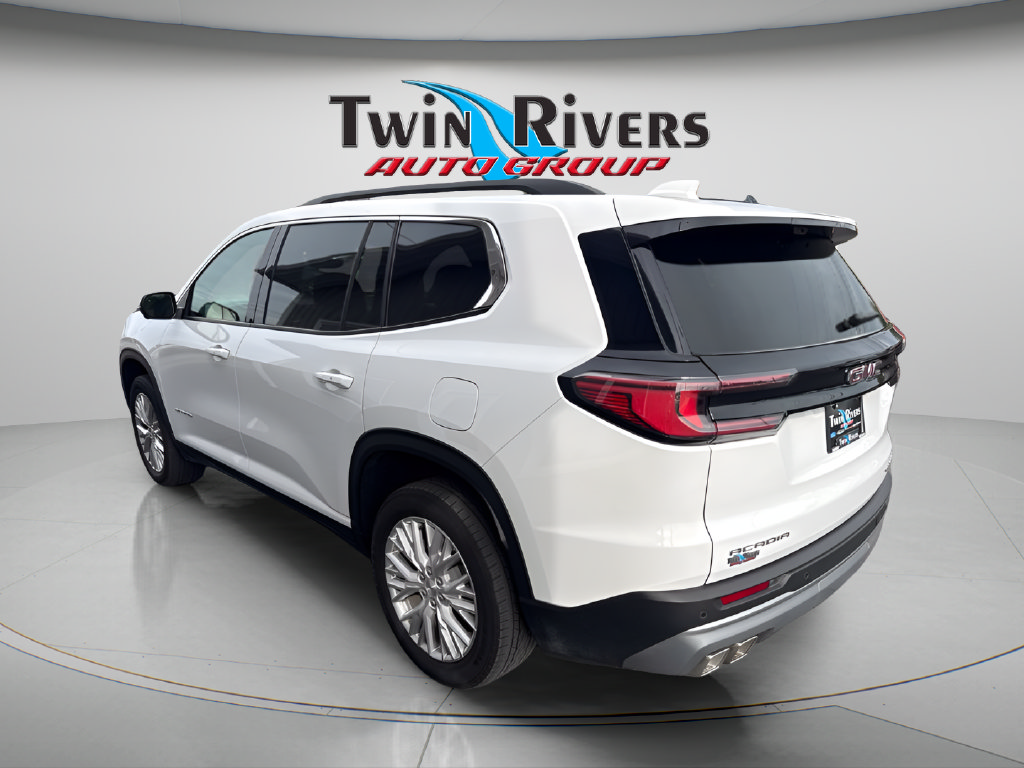 Used 2026 GMC Acadia Elevation w/ Elevation Premium Package FWD image 2