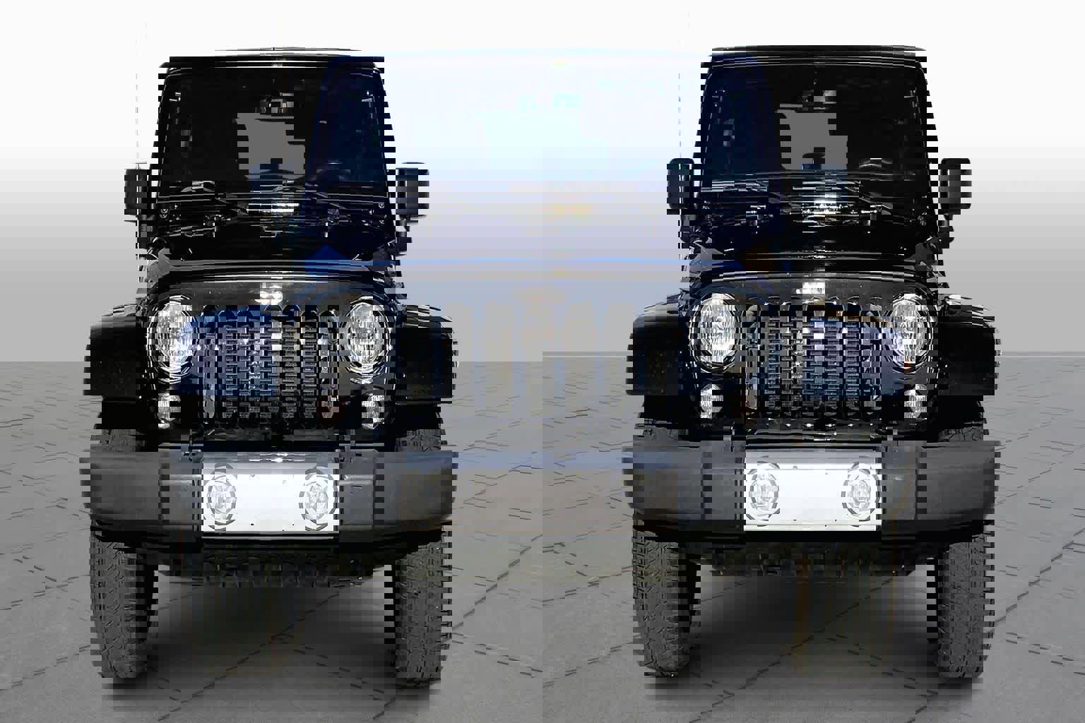 Used 2015 Jeep Wrangler Unlimited Sahara image 4