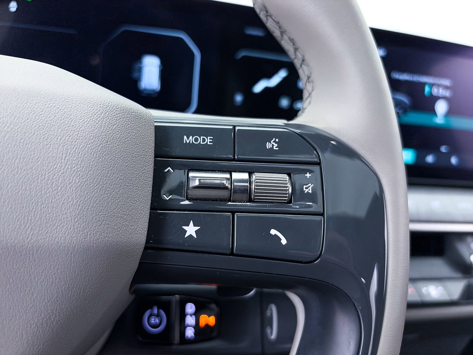 Used 2024 Kia EV9 Wind image 37