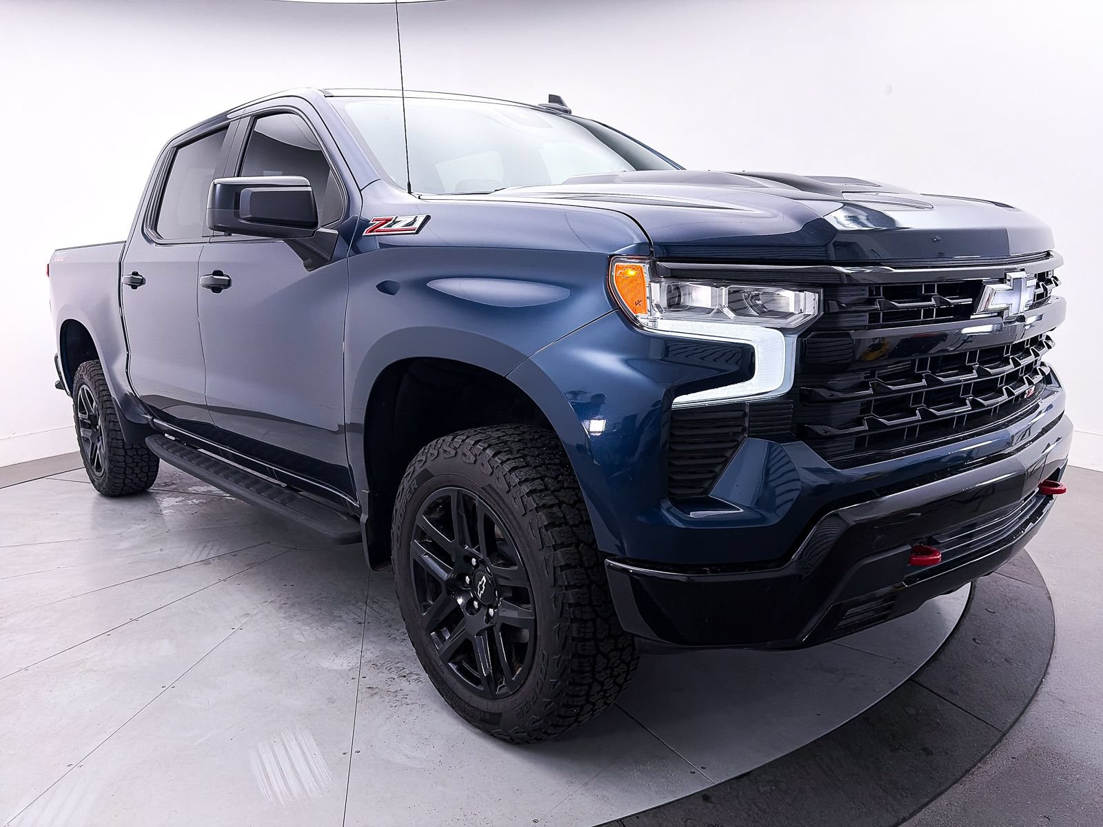 Used 2023 Chevrolet Silverado 1500 LT Trail Boss w/ Protection Package AWD/4WD image 11
