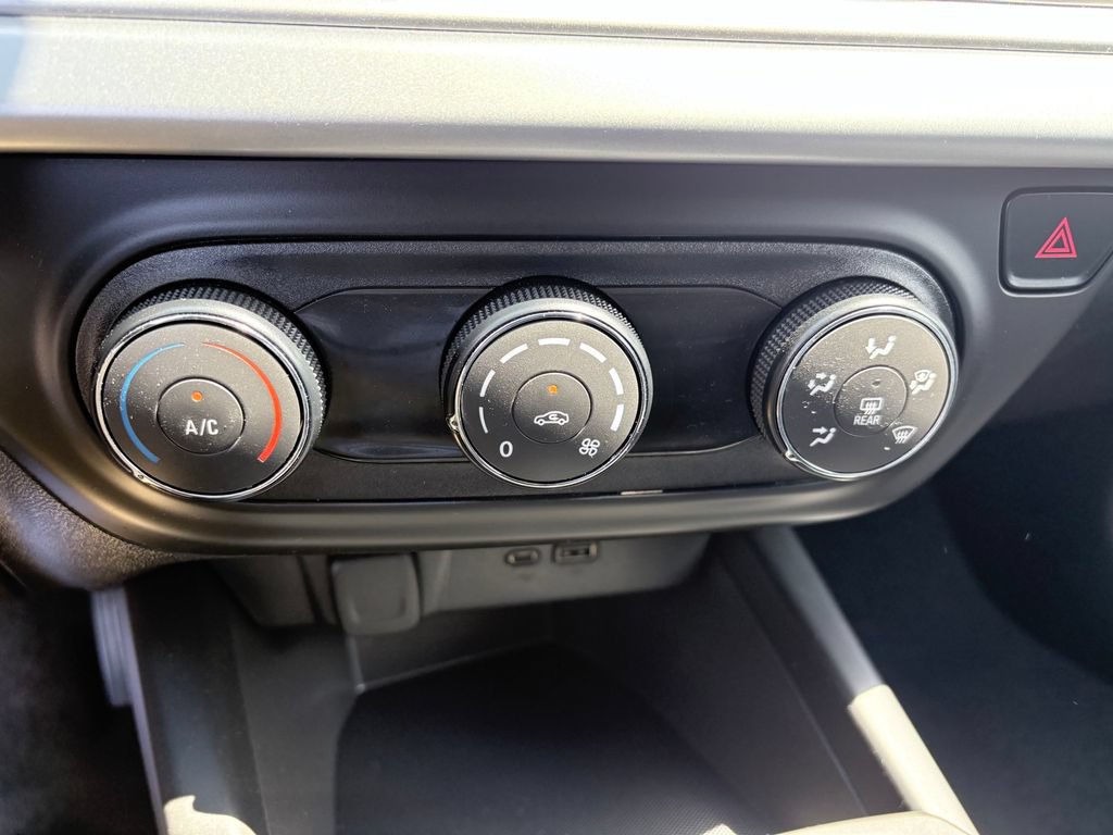 Used 2025 Chevrolet Trax LS FWD image 18