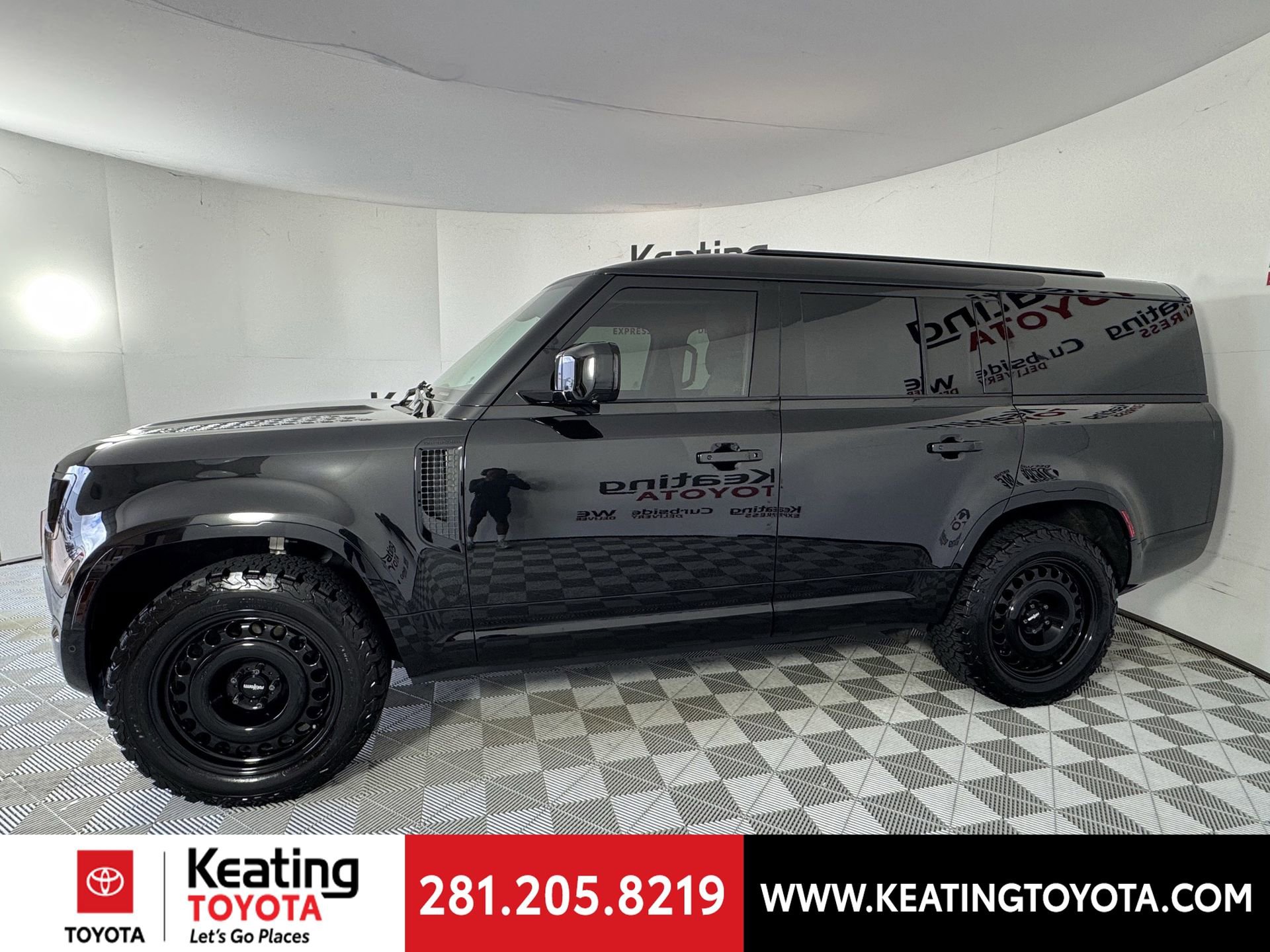 Used 2024 Land Rover Defender 130 Outbound image 8