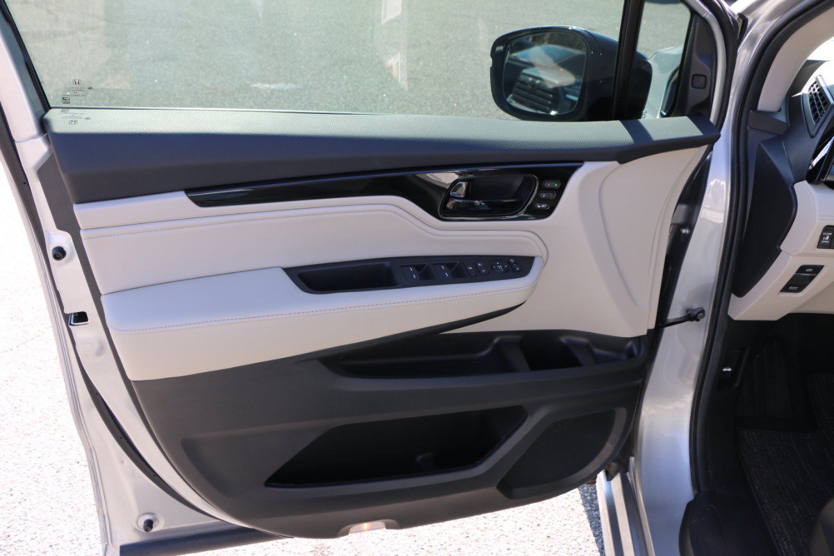 Used 2025 Honda Odyssey Elite image 16