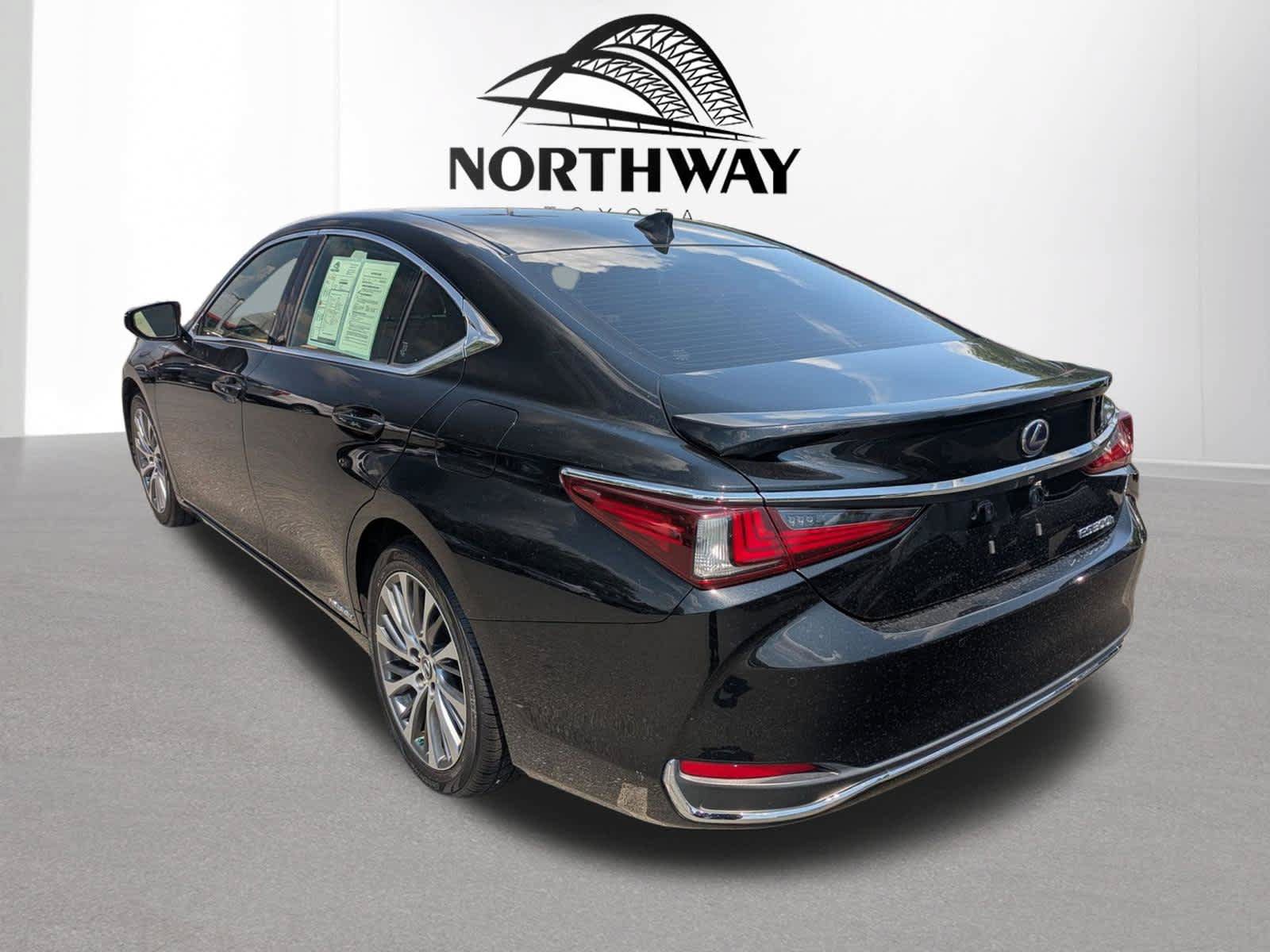Used 2019 Lexus ES 300h w/ Premium Package FWD image 4