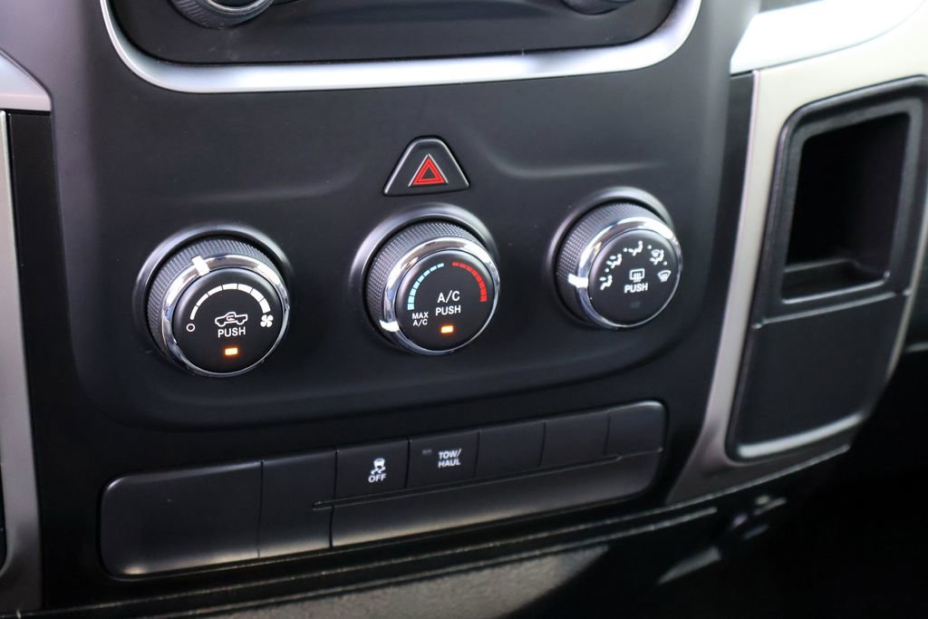 Used 2019 RAM 1500 Classic SLT AWD/4WD image 31