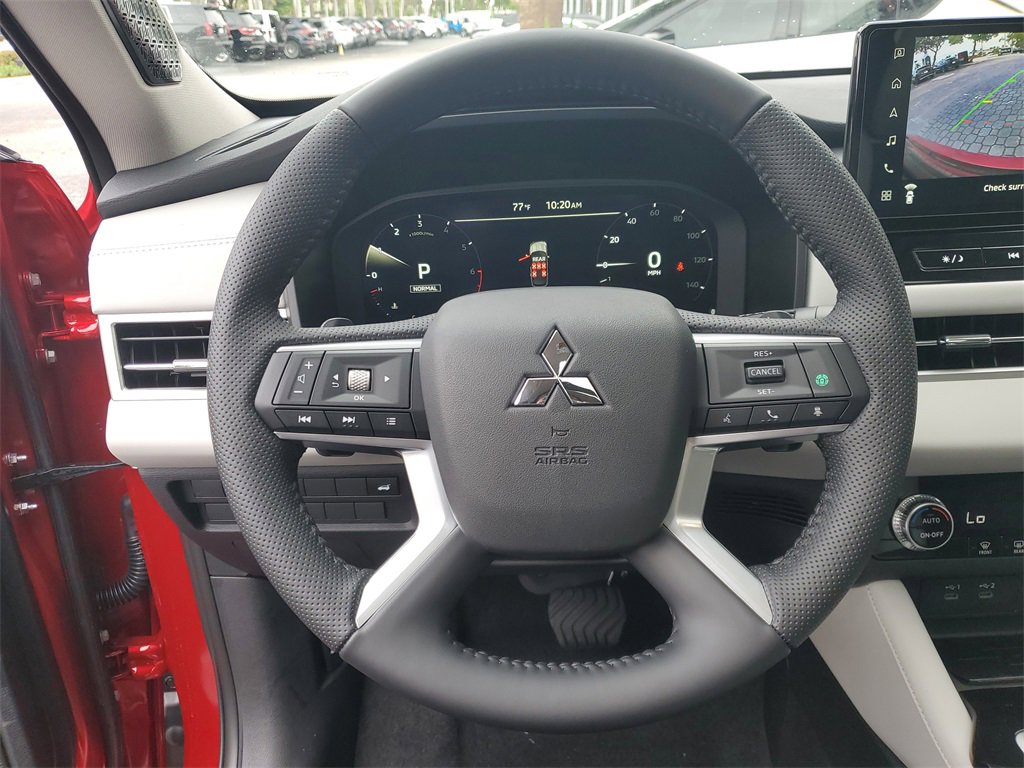 New 2025 Mitsubishi Outlander SE image 18