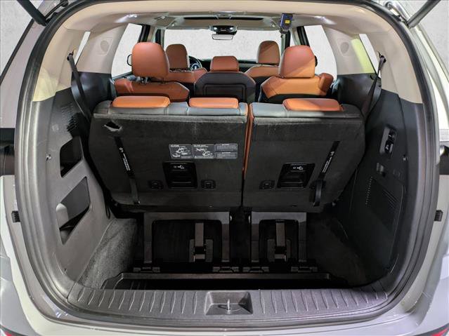 Used 2023 Kia Carnival SX Prestige image 7