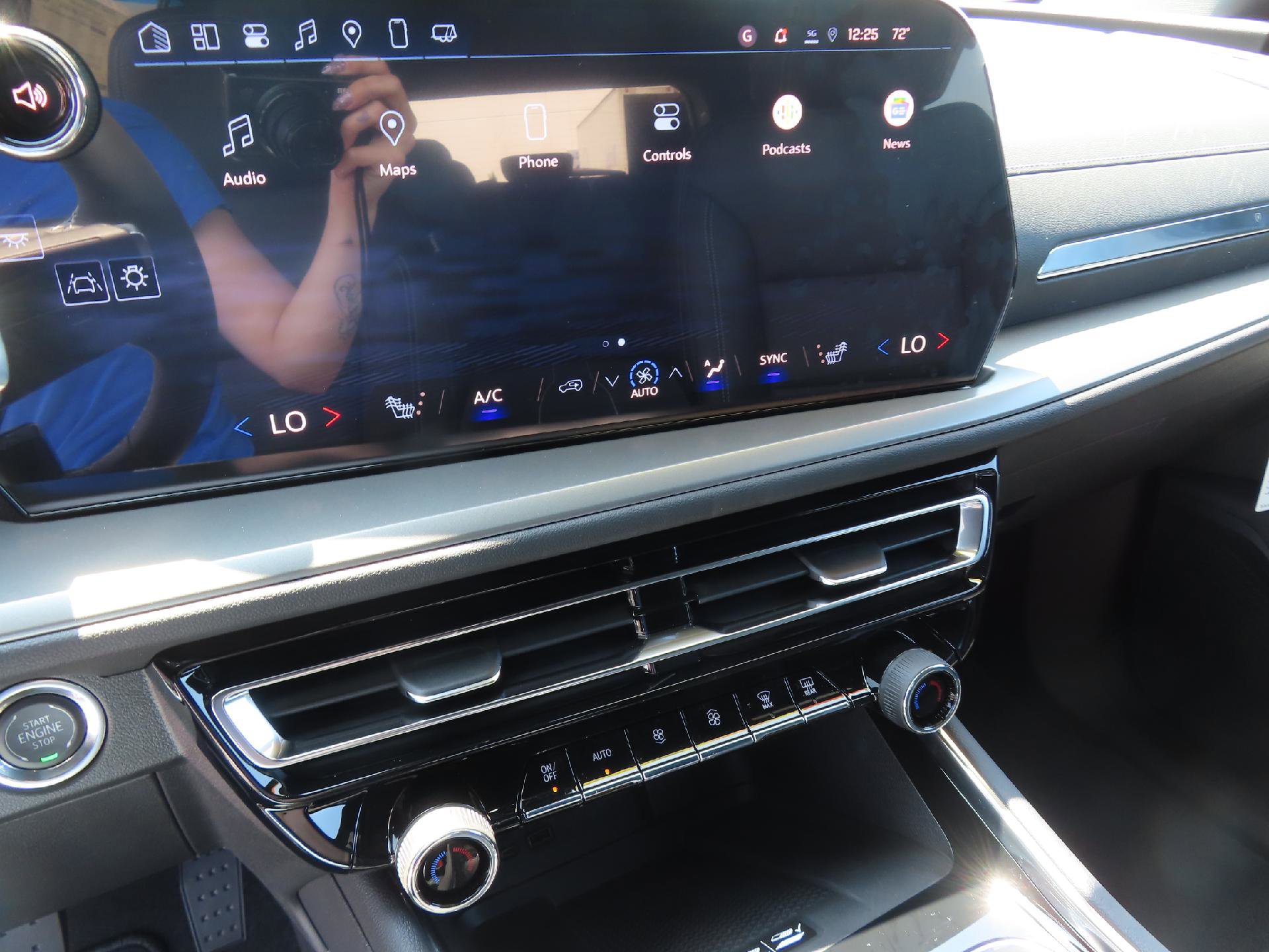 New 2025 Chevrolet Traverse LT w/ LPO, Illumination Package image 31